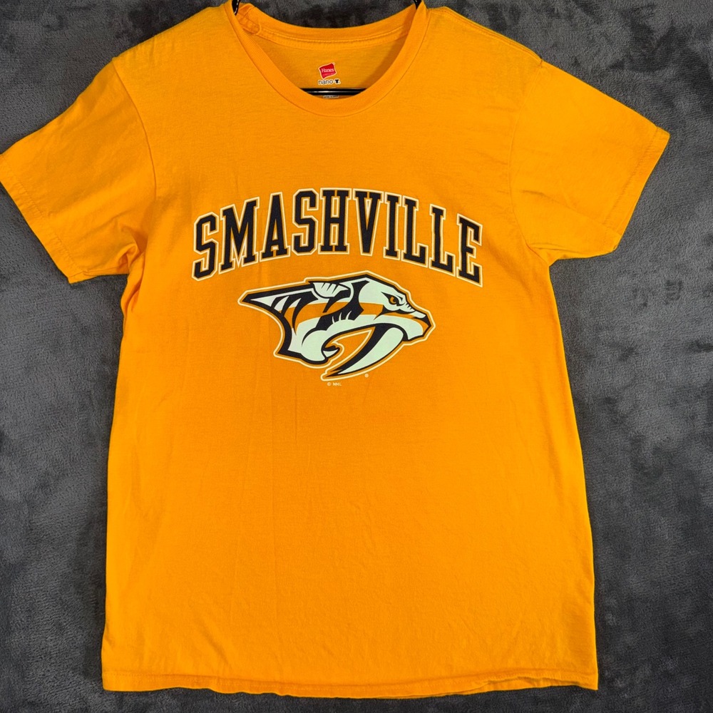 Mens Medium Hanes Nashville Predators T-Shirt Excellent Smashville NHL Graphic